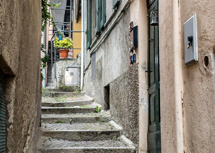Homestay Nel Cuore Di Tra Storia E Modernita Brunate